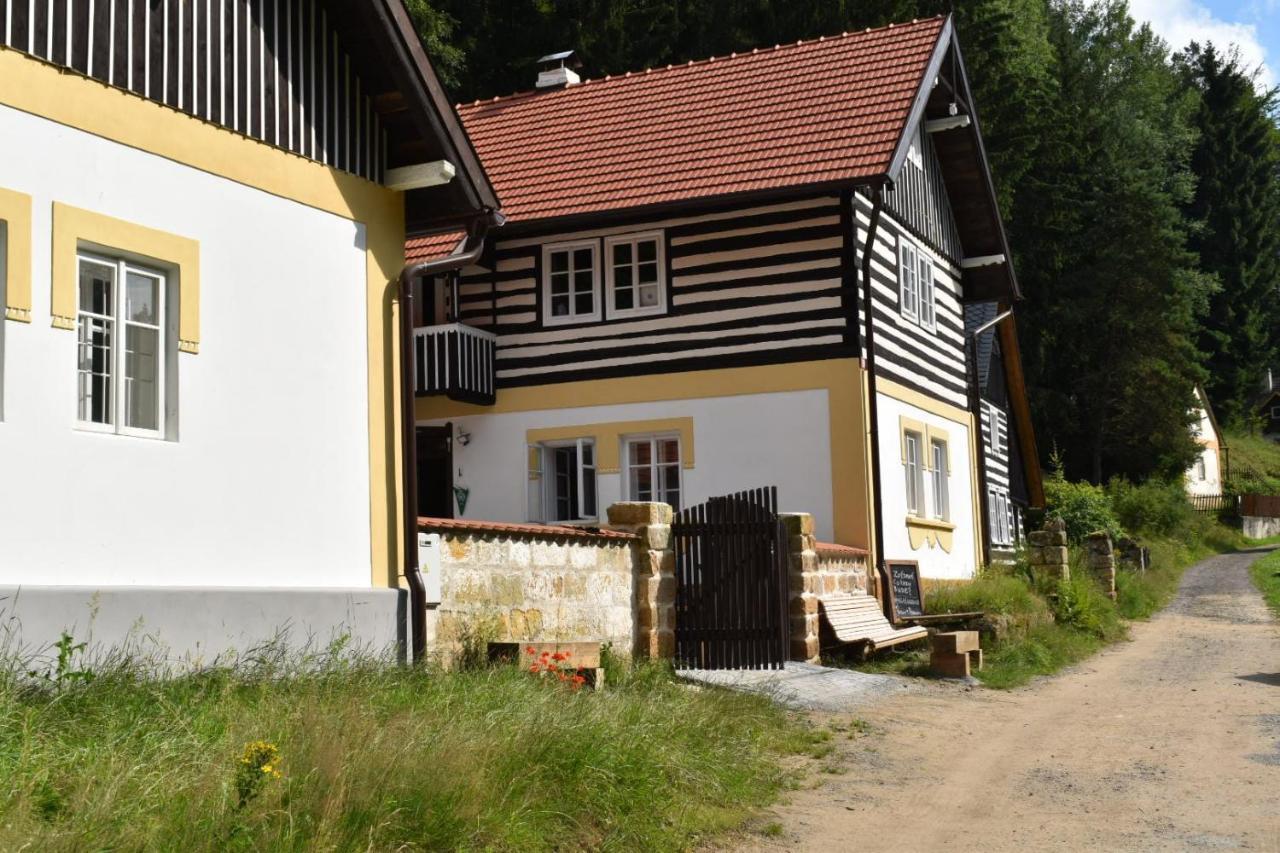 Hlucov - Penzion & Restaurace Kanina Buitenkant foto