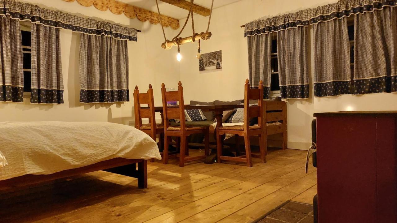 Hlucov - Penzion & Restaurace Kanina Buitenkant foto
